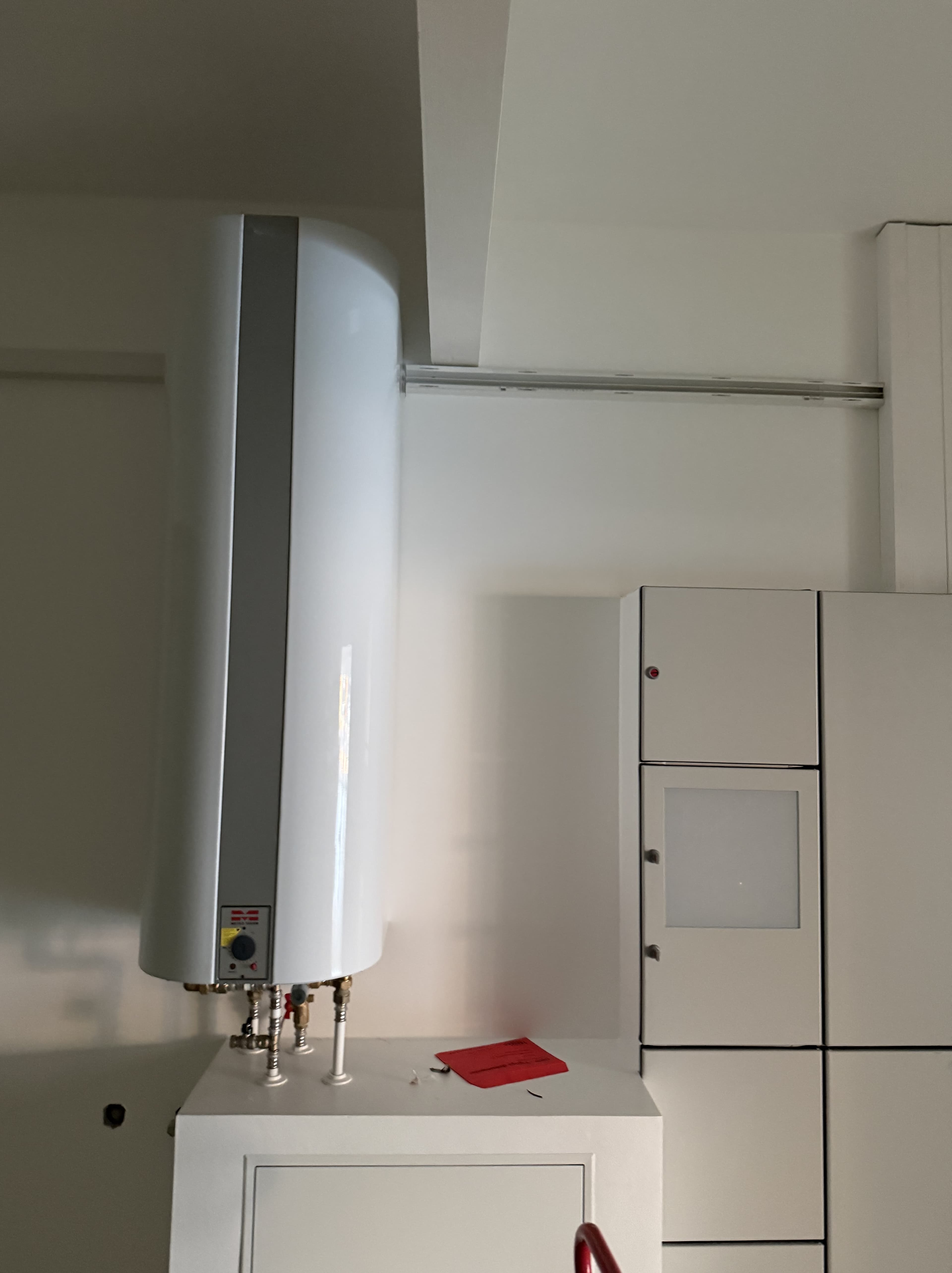 Nye el-installationer i teknikrum