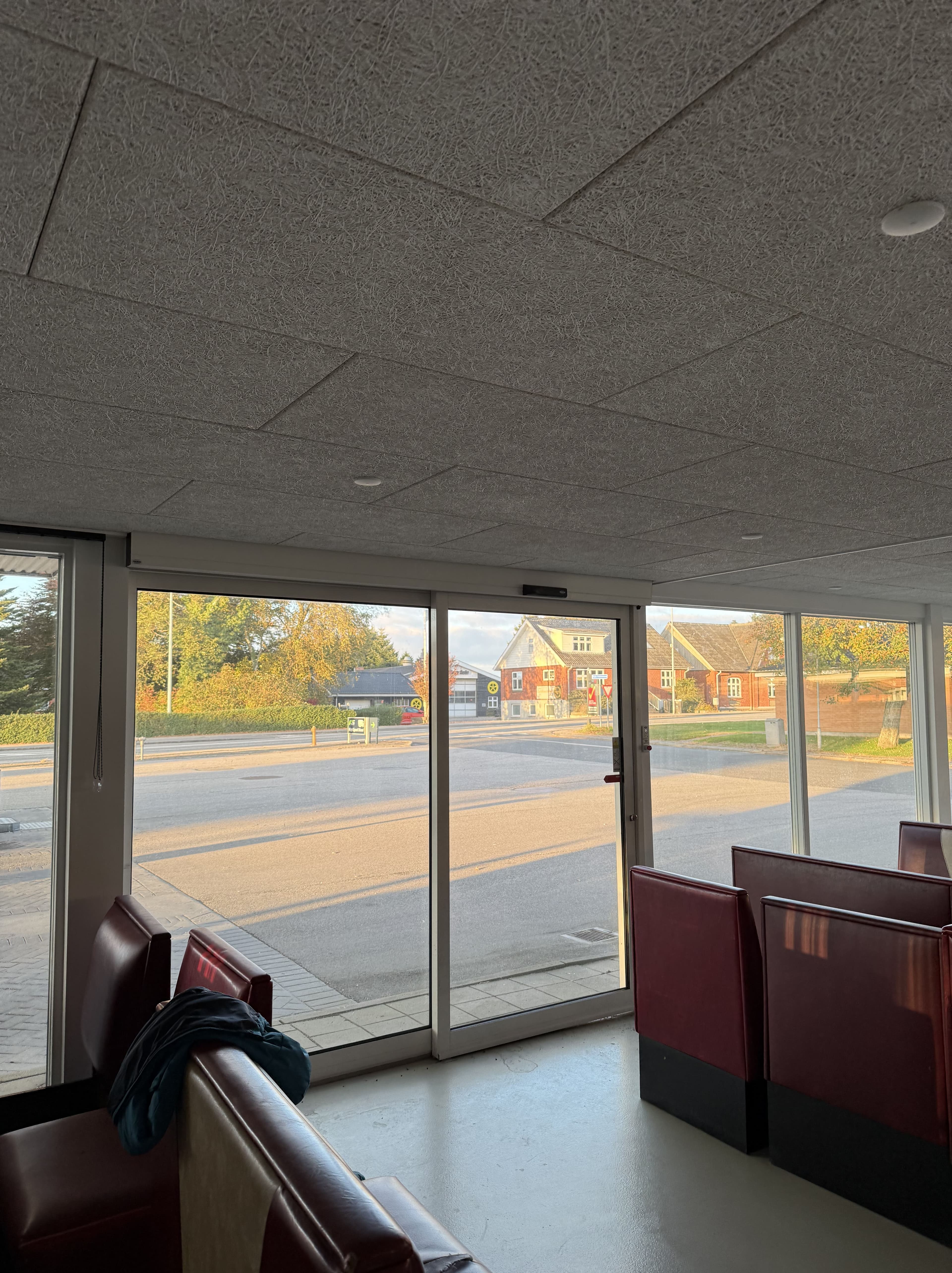 Grillens glasdøre indefra